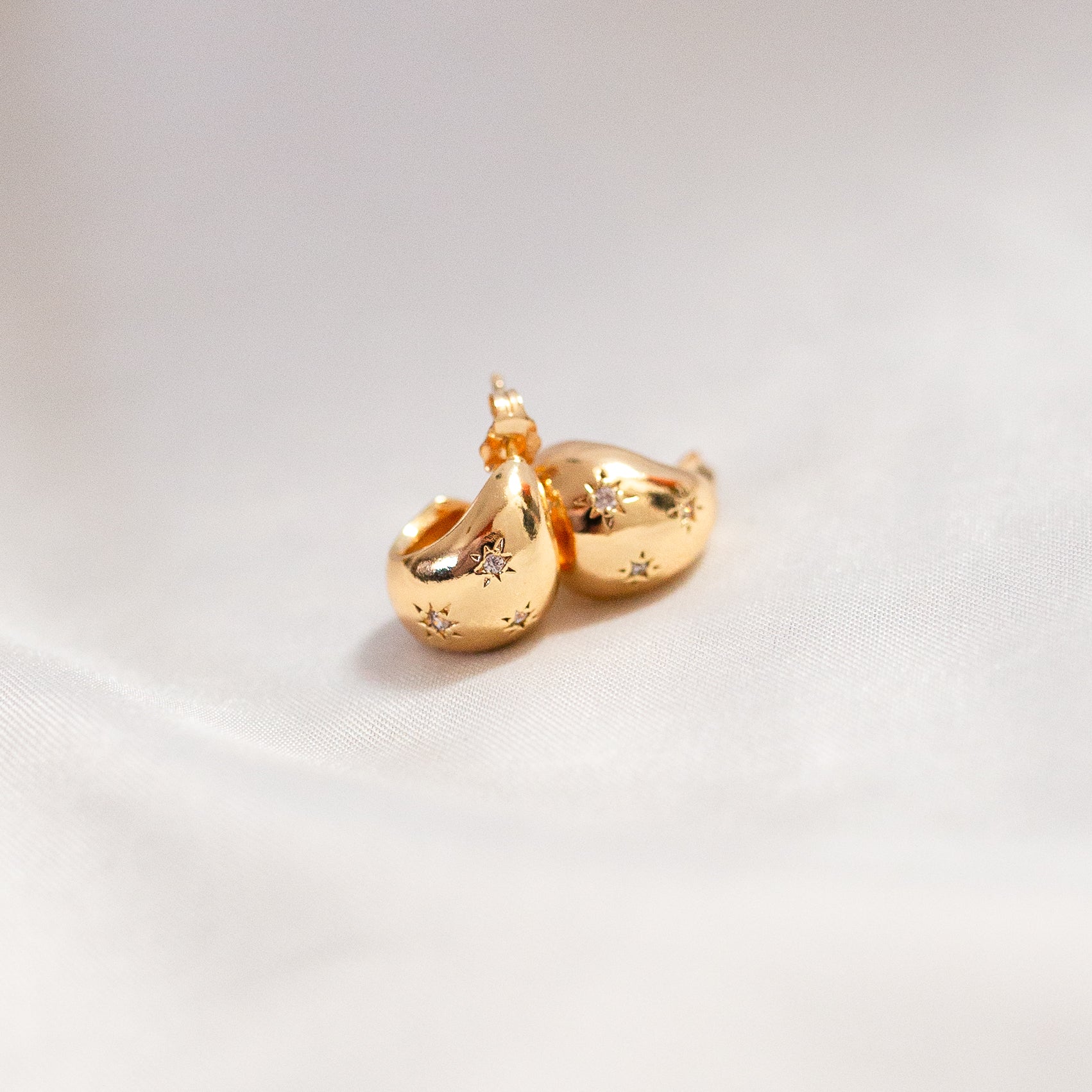 Stone of The Month (April): Diamonds - The Tale of a Girl's Best Friend